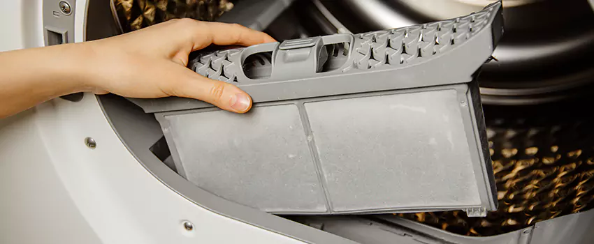 Signs Of A Clogged Dryer Lint Trap in Universal City, Texas